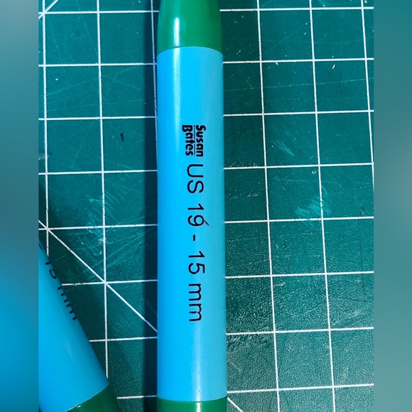 Susan Bates US 19 -15mm circular knitting needles - Picture 3 of 5